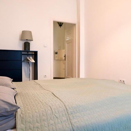Contemporary City Apartment Vaci Utca Budapest Eksteriør bilde